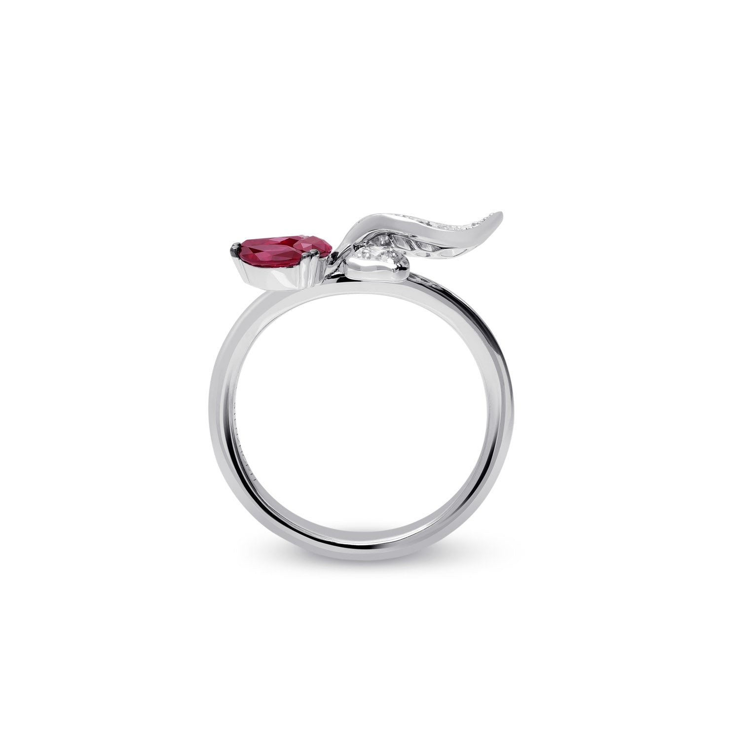 À FLEUR DE PARIS Ruby Leaf Ring